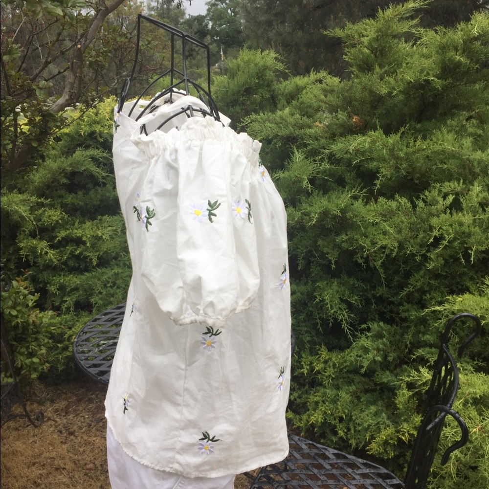 Pursue daisy embroidered white cotton peasant top - Picture 11 of 14